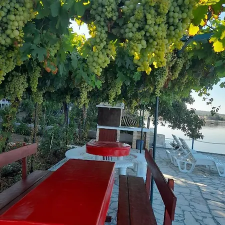 Apartment Mirko Ljubac Razanac