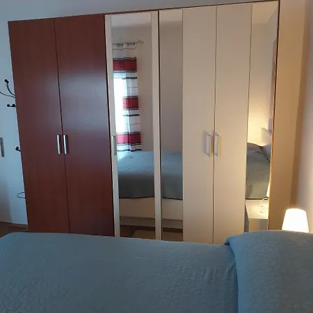 Apartment Mirko Ljubac *