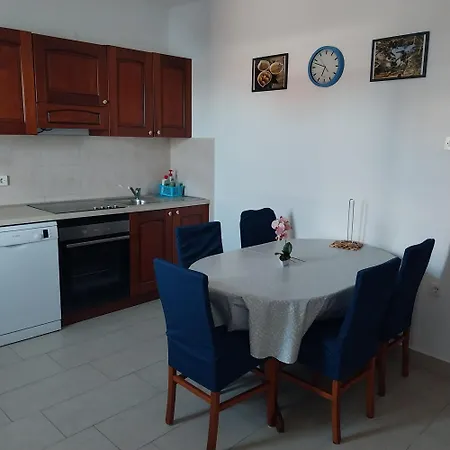 Mirko Ljubac 公寓 Ražanac