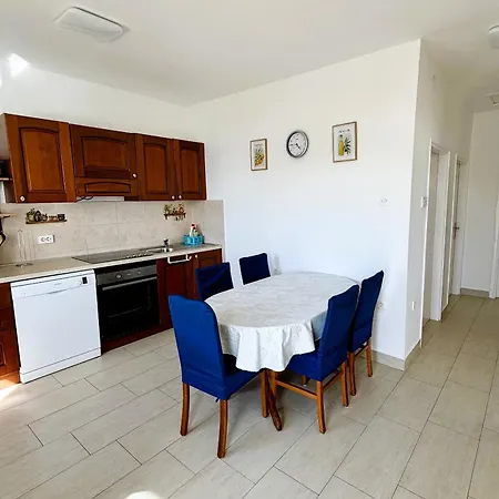 Apartment Mirko Ljubac Razanac
