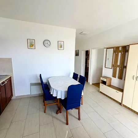 Apartment Mirko Ljubac Razanac